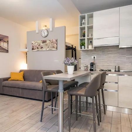 Holiday home Monolocale Glicine